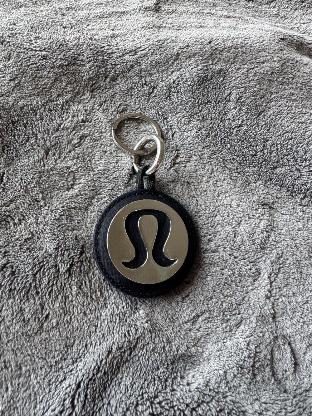 lululemon athletica Black and Silver Logo Round Key Ring